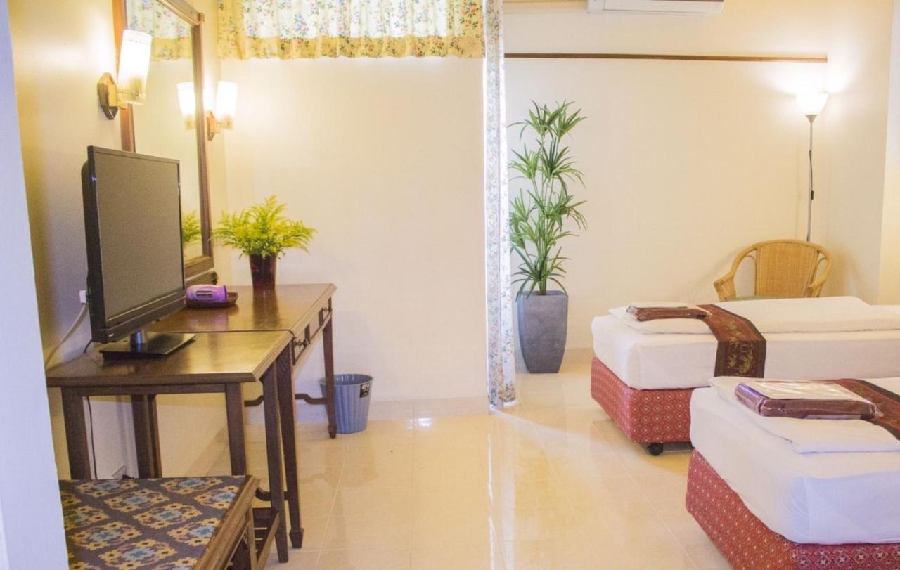 People Place Classic Hotel Sha Extra Plus Чиангмай Экстерьер фото