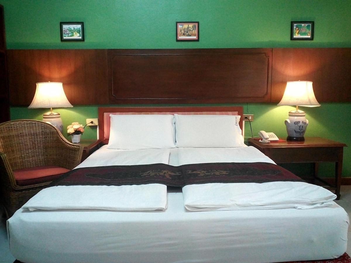 People Place Classic Hotel Sha Extra Plus Чиангмай Экстерьер фото
